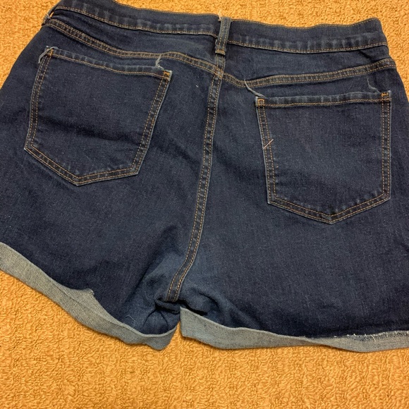 Old Navy shorts - Picture 2 of 2